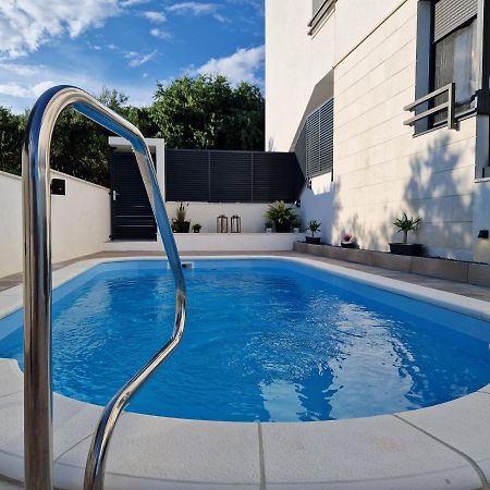Apartman Marcelina 1 With Private Pool Trogir Eksteriør bilde