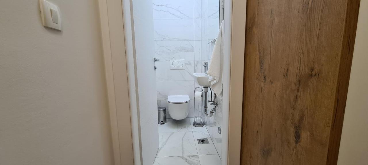 Apartman Marcelina 1 With Private Pool Trogir Eksteriør bilde