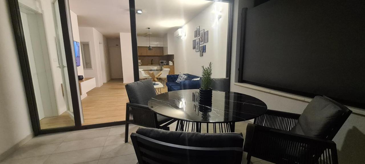 Apartman Marcelina 1 With Private Pool Trogir Eksteriør bilde