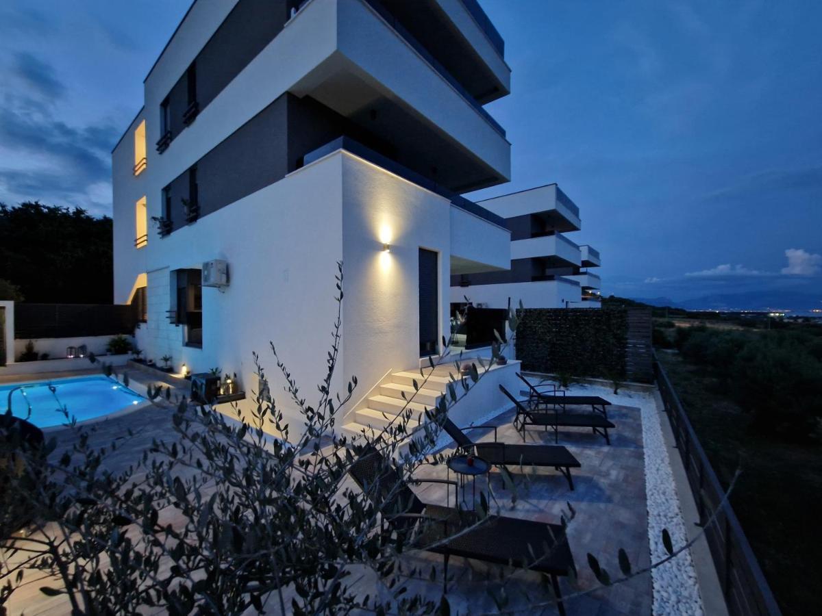 Apartman Marcelina 1 With Private Pool Trogir Eksteriør bilde