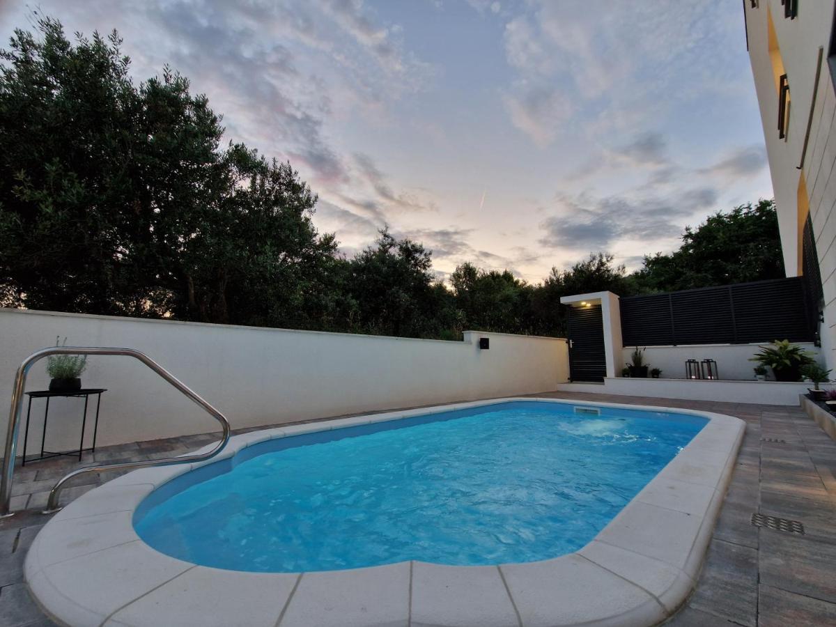 Apartman Marcelina 1 With Private Pool Trogir Eksteriør bilde