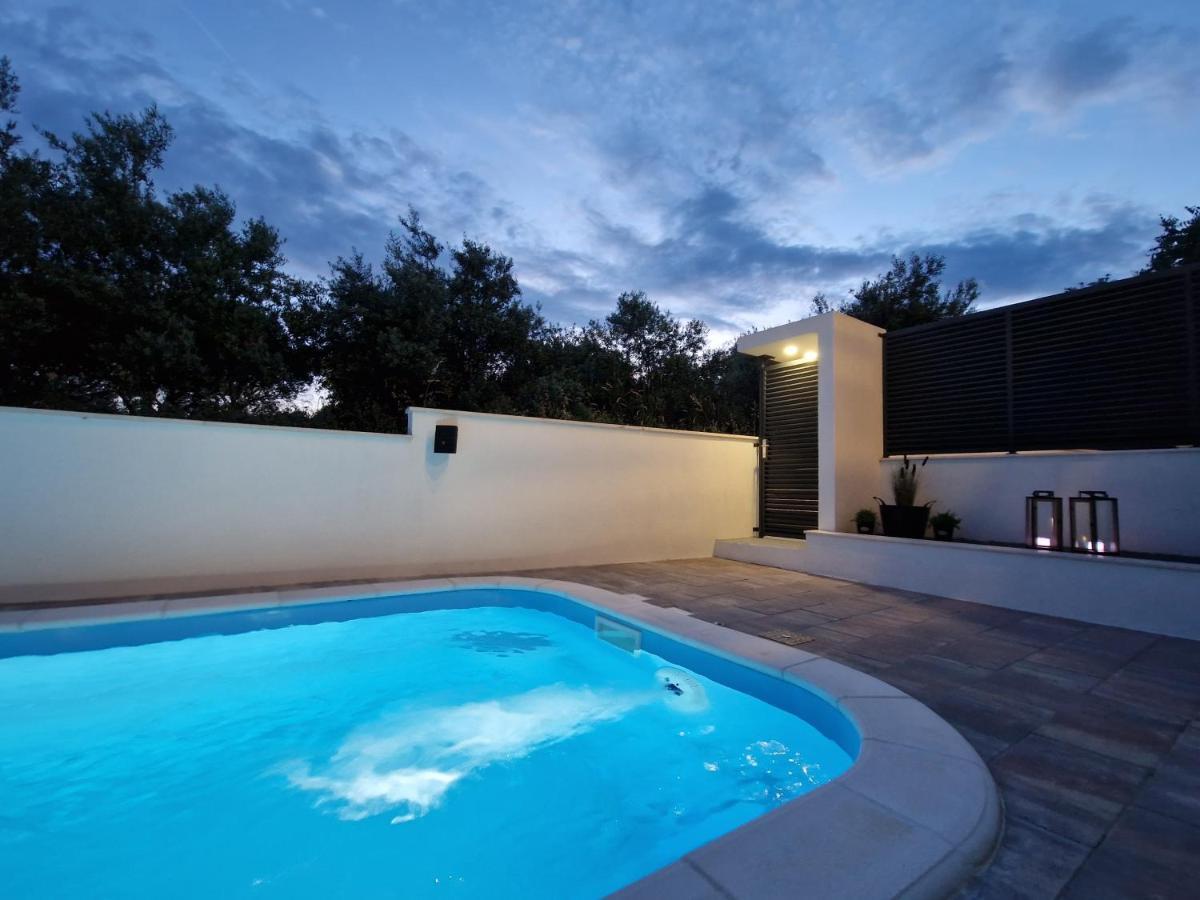 Apartman Marcelina 1 With Private Pool Trogir Eksteriør bilde