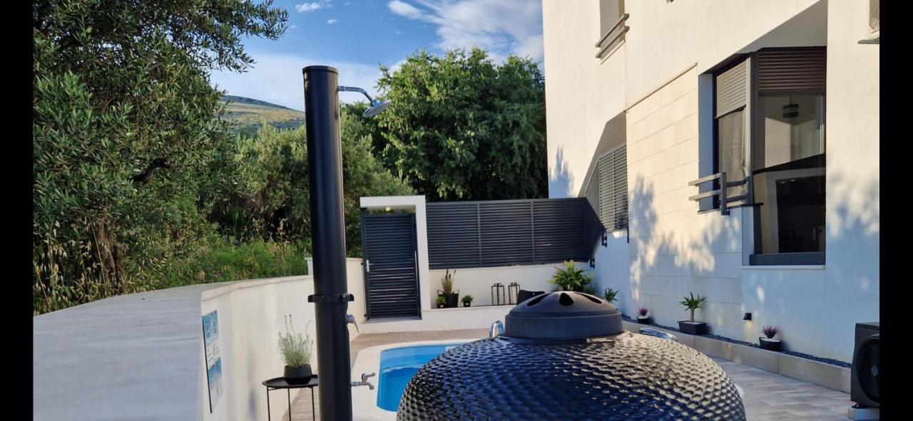 Apartman Marcelina 1 With Private Pool Trogir Eksteriør bilde
