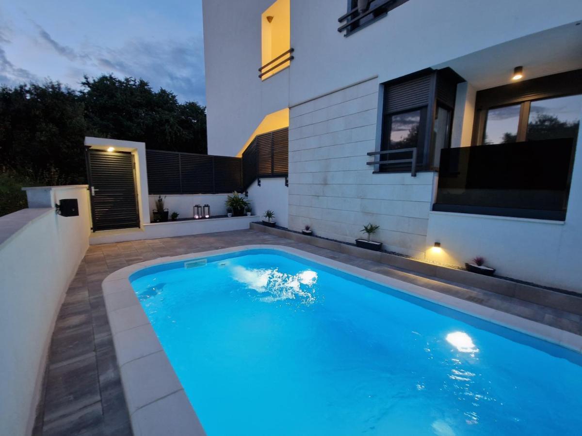 Apartman Marcelina 1 With Private Pool Trogir Eksteriør bilde